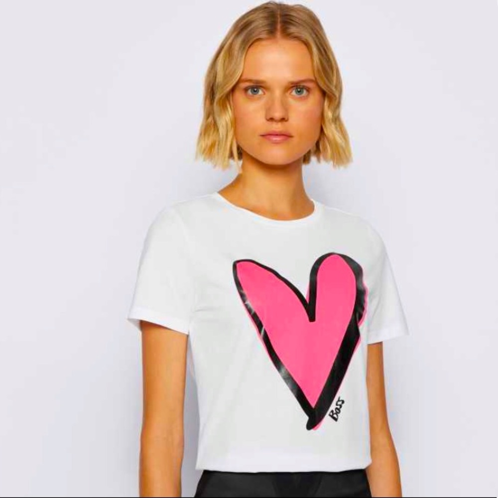 Crew-neck T-shirt: Organic Cotton with Heart Motif